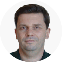 Faculty Photos Round_Alex Savachkin --2